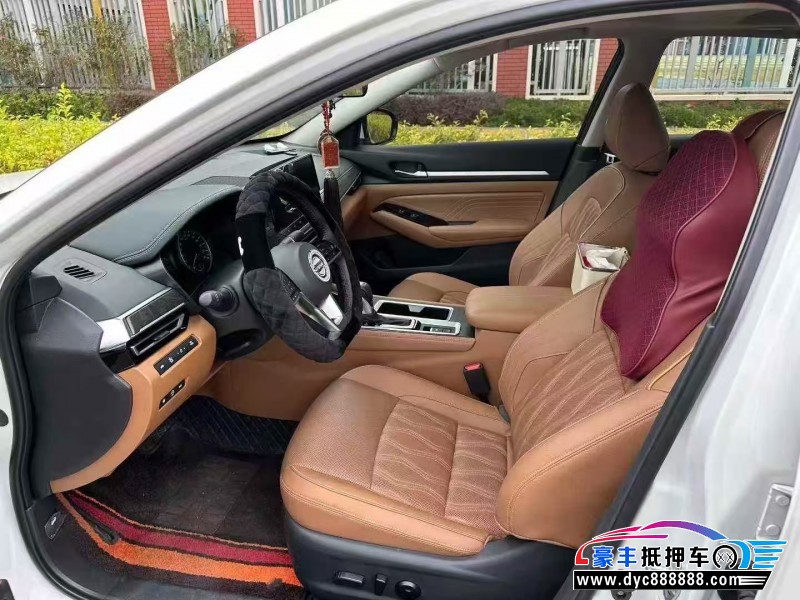 23年日产天籁轿车抵押车出售