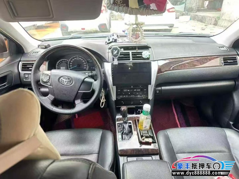 17年丰田凯美瑞轿车抵押车出售