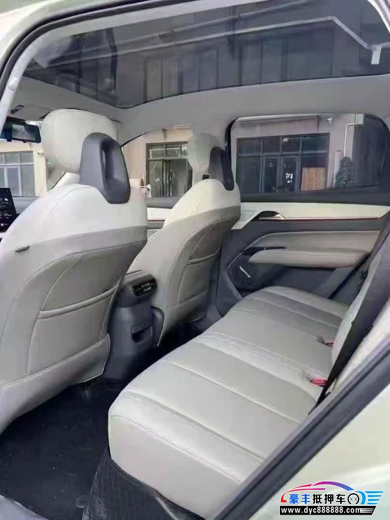 25年奔腾悦意轿车抵押车出售