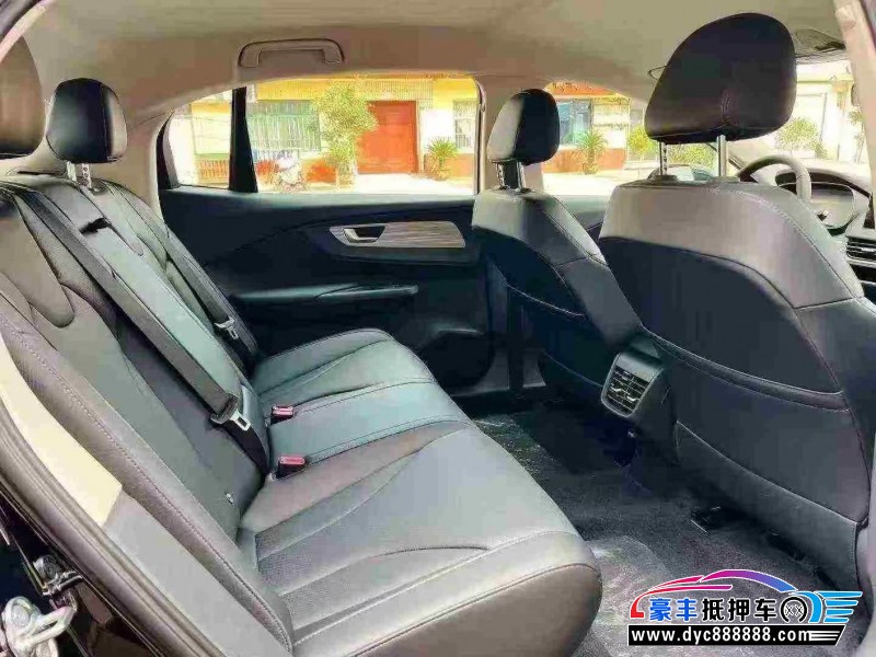 25年红旗EQM5轿车抵押车出售