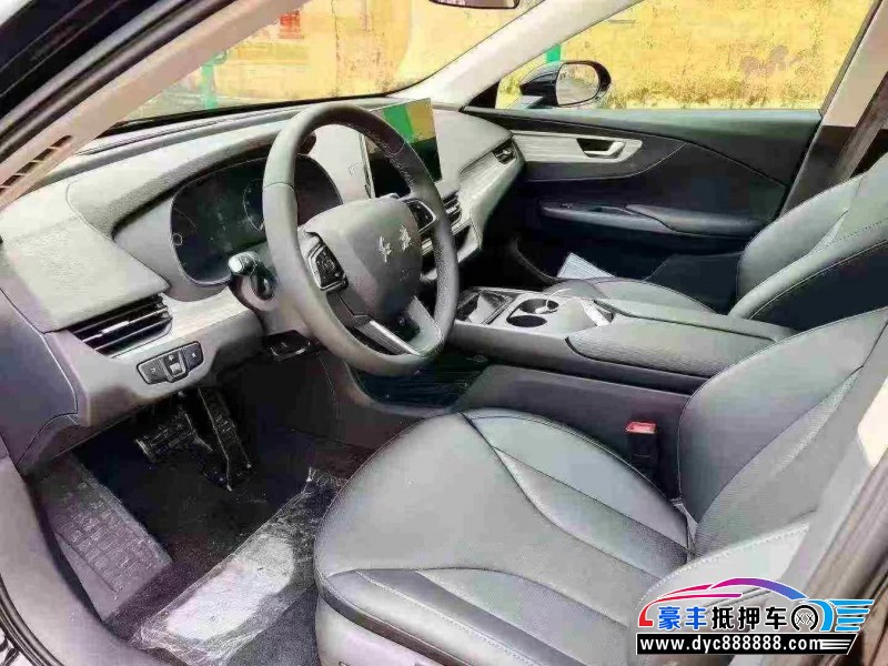 25年红旗EQM5轿车抵押车出售