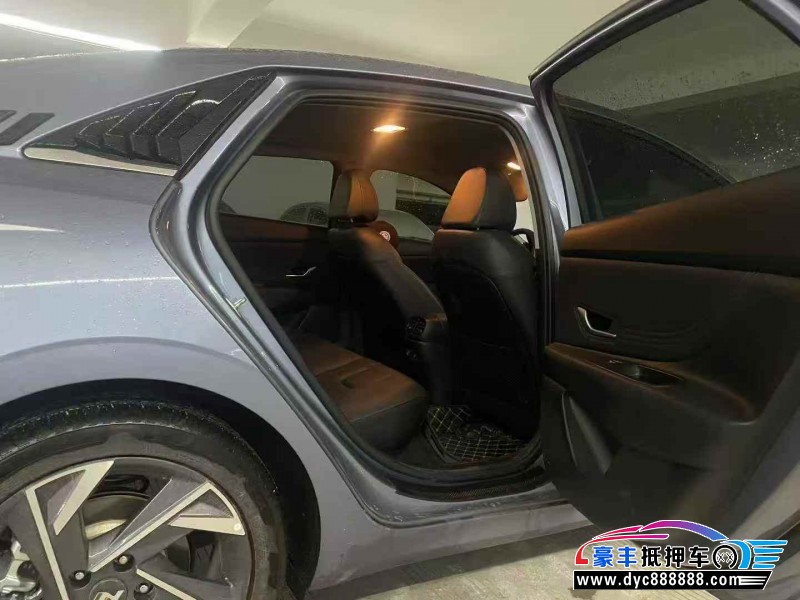 24年现代伊兰特轿车抵押车出售