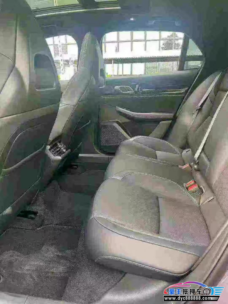 25年领克03轿车抵押车出售