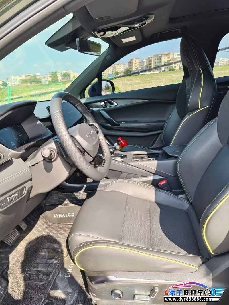 22年领克06轿车抵押车出售