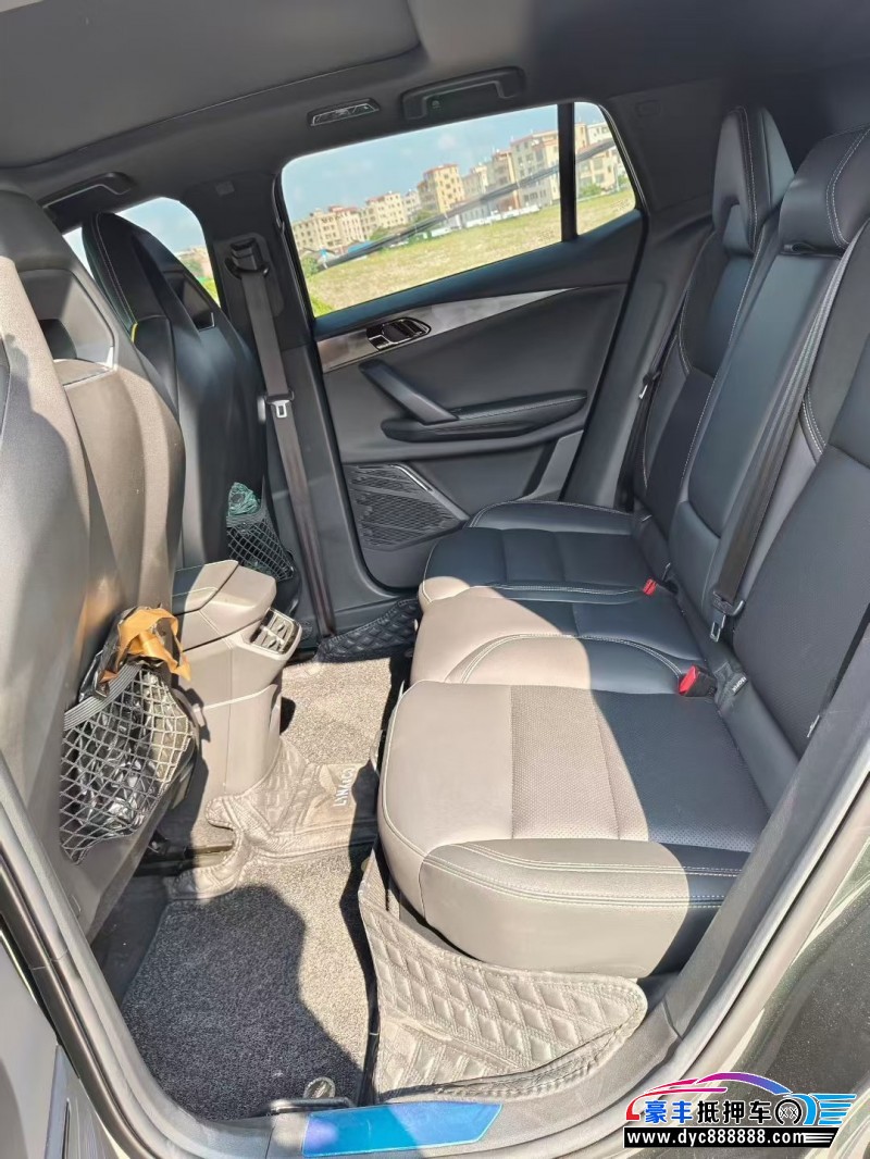 22年领克06轿车抵押车出售