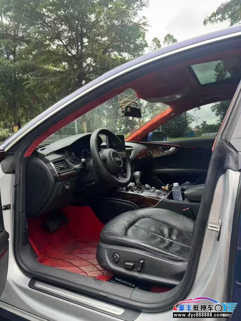 12年奥迪A7轿车抵押车出售