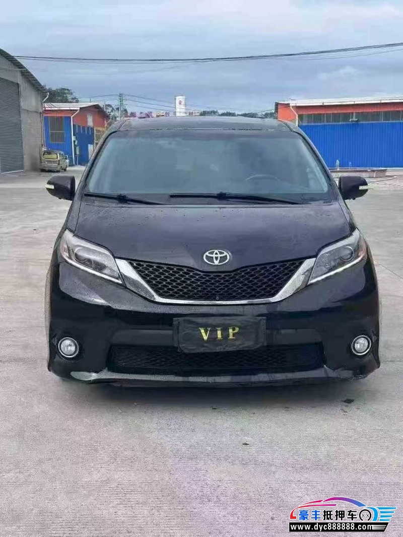 17年丰田塞纳轿车抵押车出售