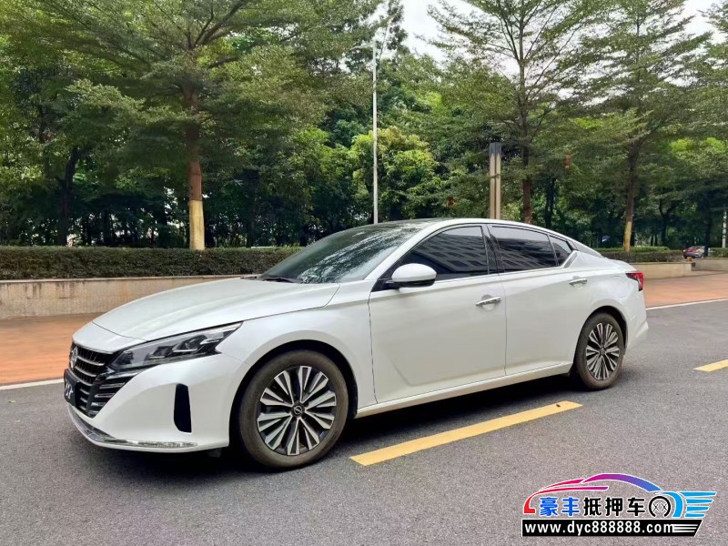 23年日产天籁轿车抵押车出售