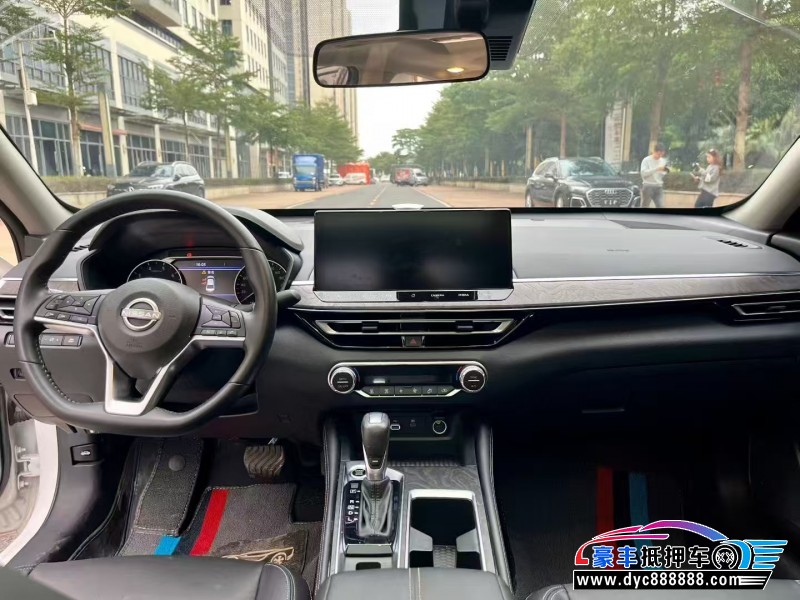 23年日产天籁轿车抵押车出售