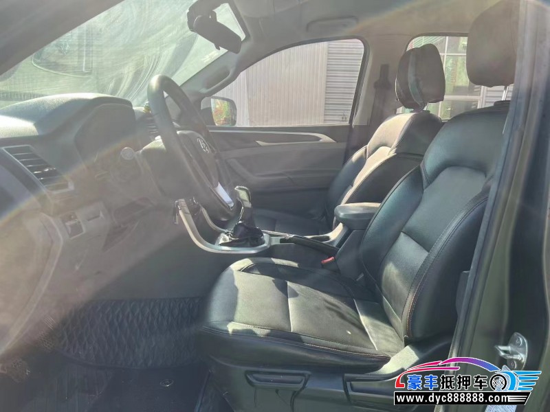 18年上汽大通T60轿车抵押车出售