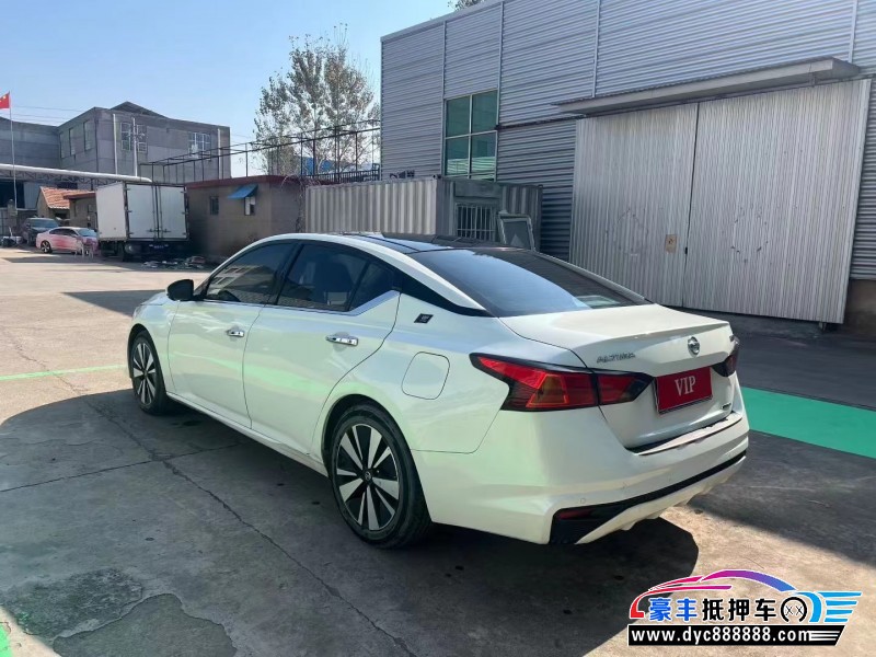 22年日产天籁轿车抵押车出售