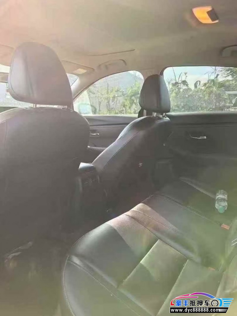 20年日产轩逸轿车抵押车出售