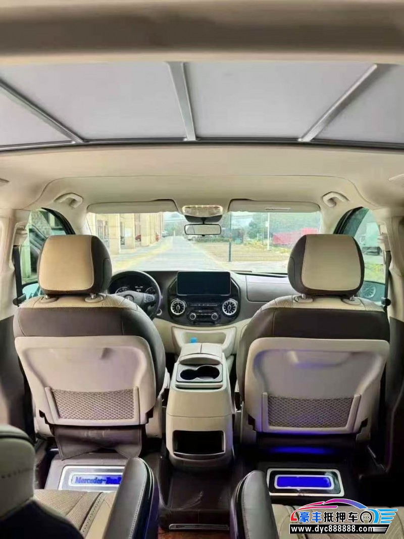 22年奔驰威霆轿车抵押车出售