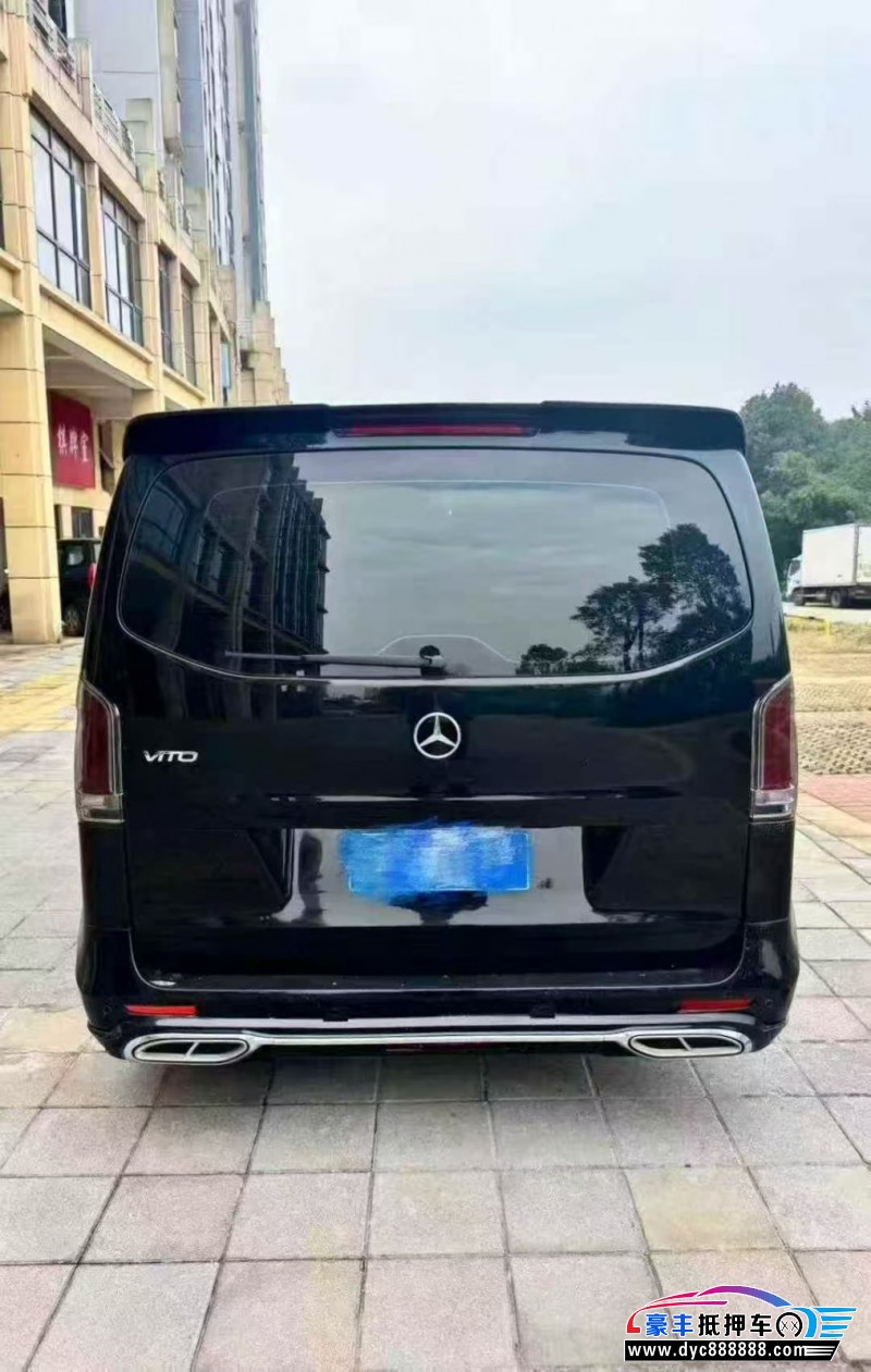 22年奔驰威霆轿车抵押车出售