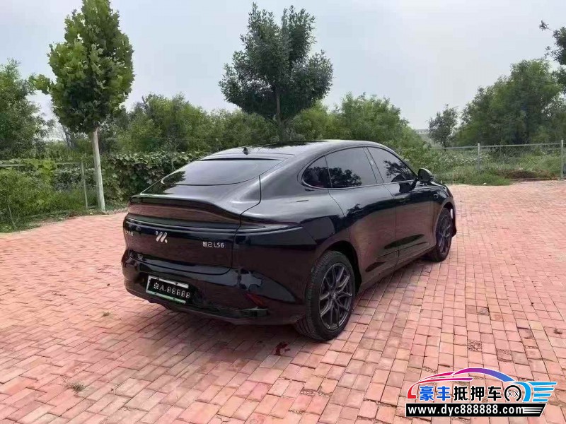 24年智己LS6轿车抵押车出售