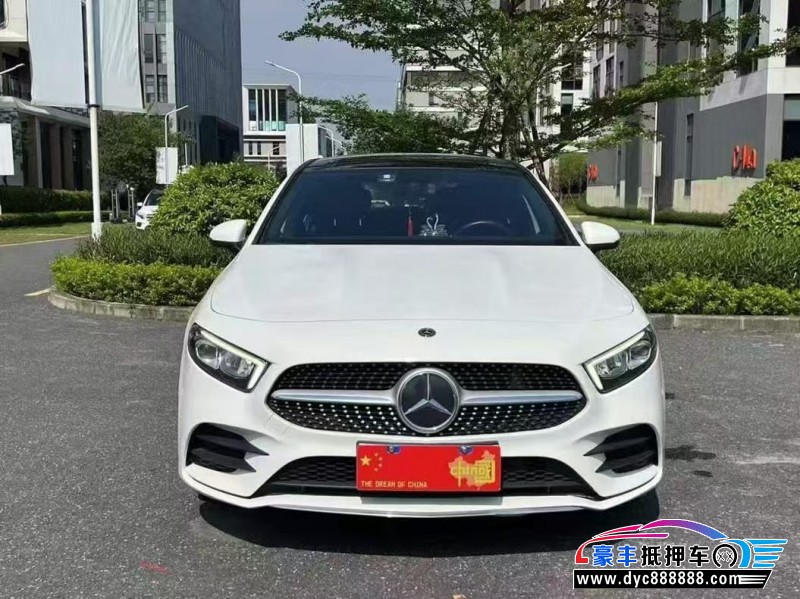 19年奔驰A轿车抵押车出售