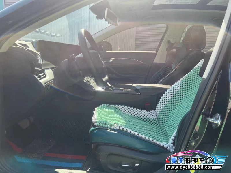 23年奔腾B70轿车抵押车出售