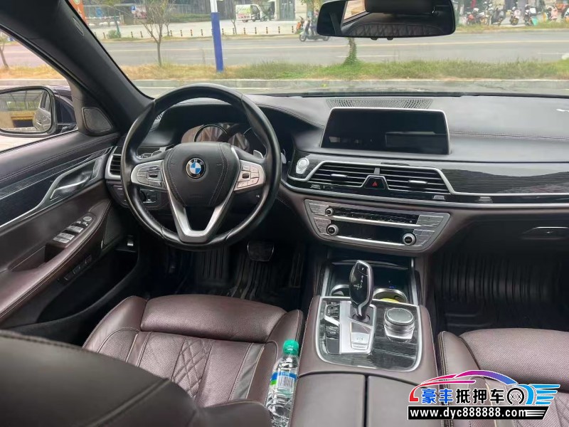 18年宝马7系轿车抵押车出售