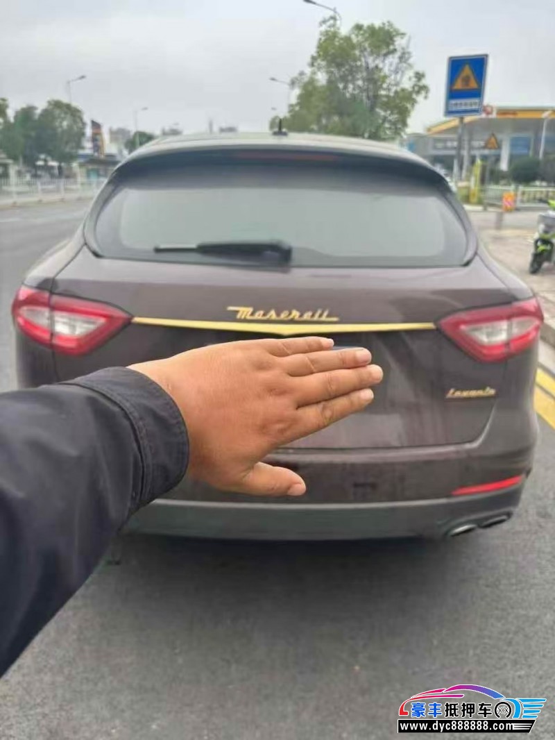 18年玛莎拉蒂莱万特轿车抵押车出售