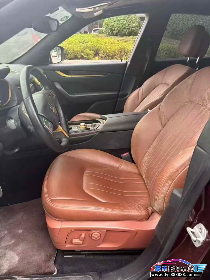 18年玛莎拉蒂莱万特轿车抵押车出售