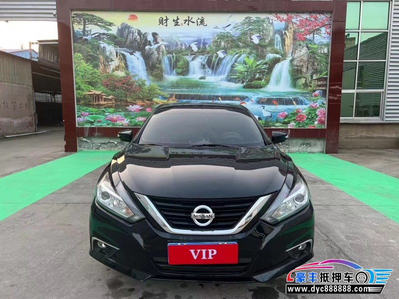 18年日产天籁轿车抵押车出售