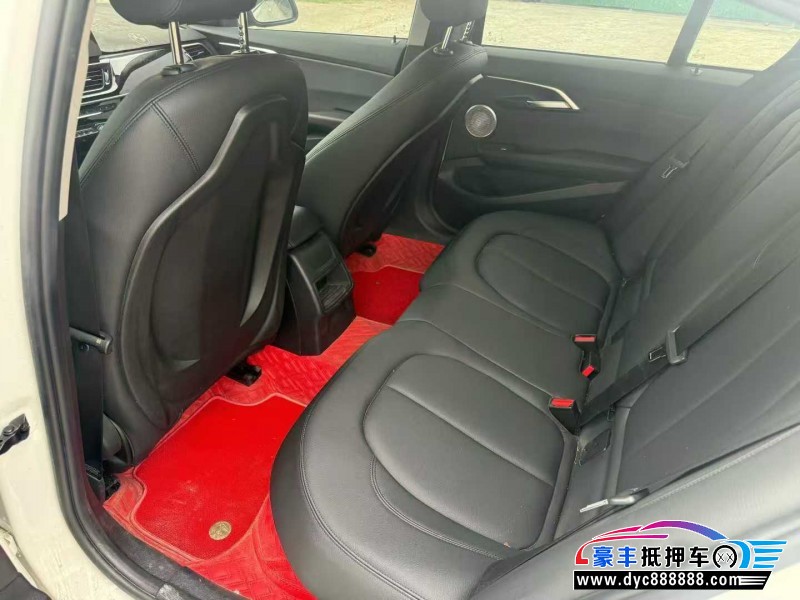 22年宝马1系轿车抵押车出售