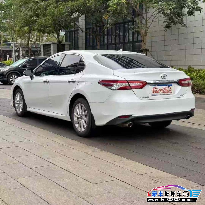 22年丰田凯美瑞轿车抵押车出售