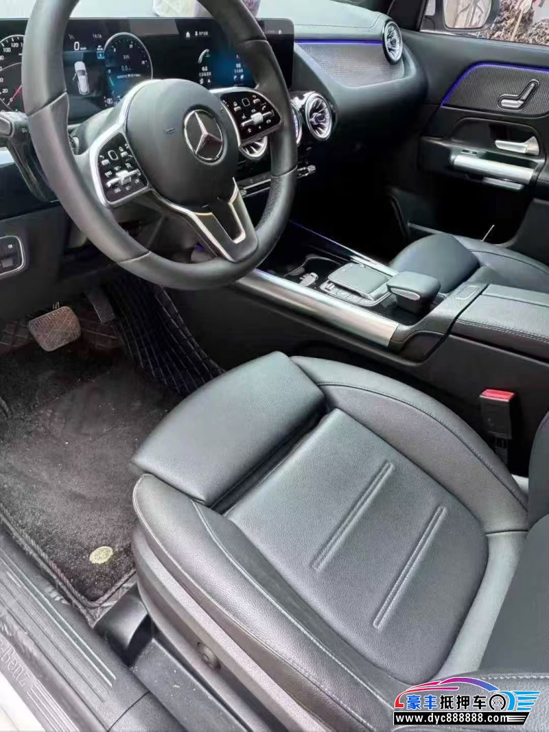 24年奔驰GLA轿车抵押车出售