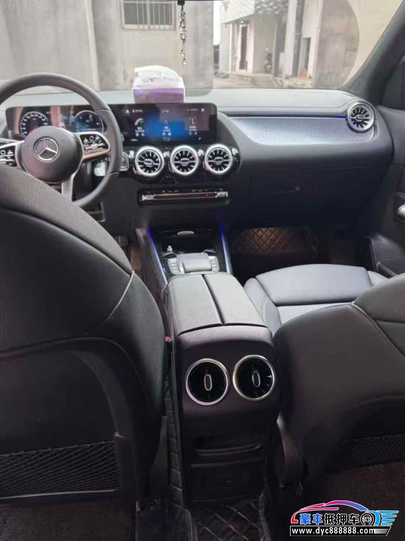 24年奔驰GLA轿车抵押车出售