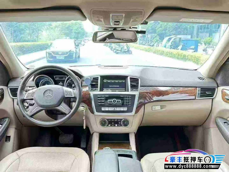 14年奔驰ML轿车抵押车出售