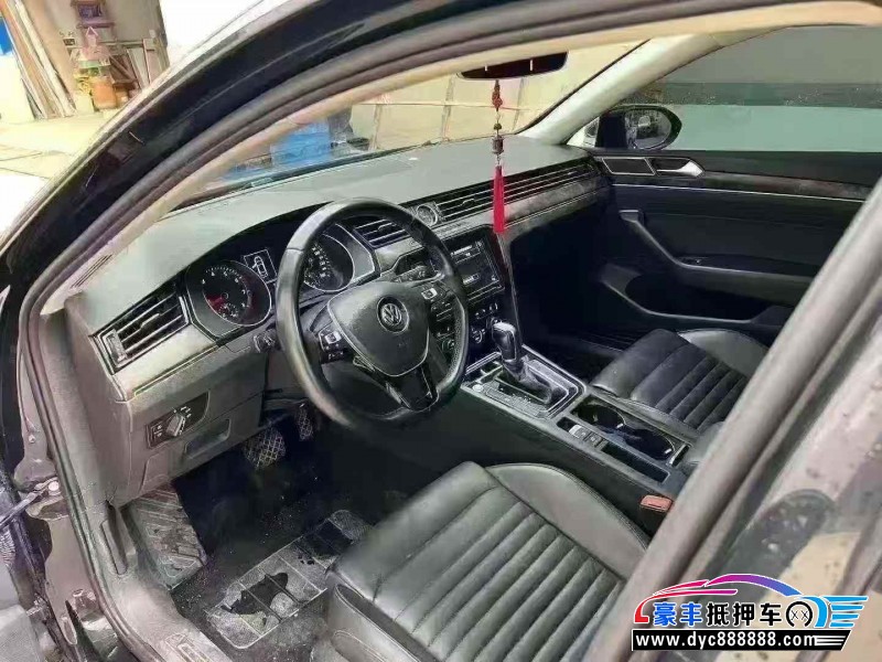 19年大众迈腾轿车抵押车出售