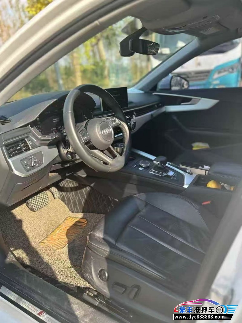 20年奥迪A4L轿车抵押车出售