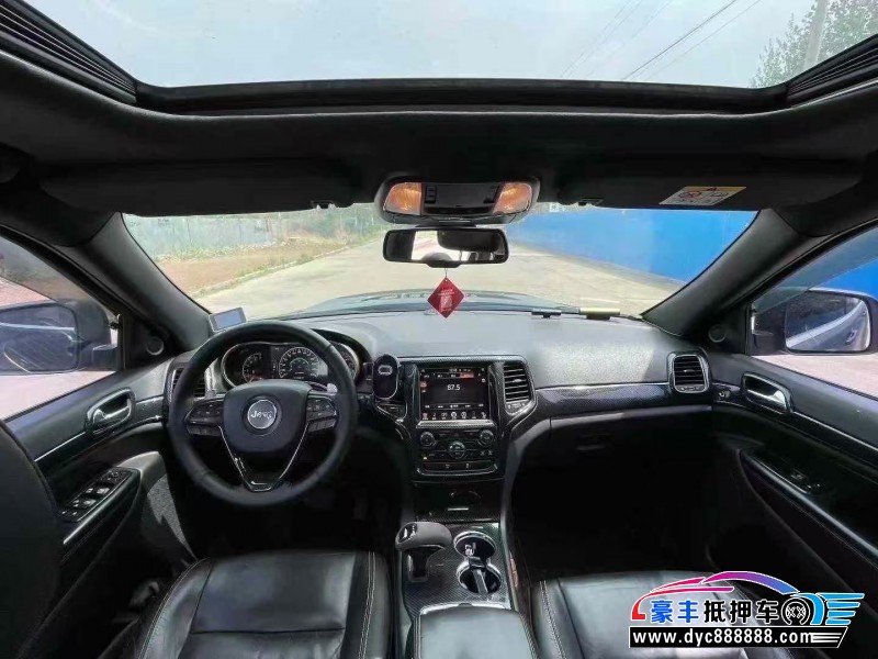 13年Jeep大切诺基轿车抵押车出售