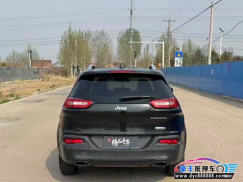 17年Jeep自由光轿车抵押车出售