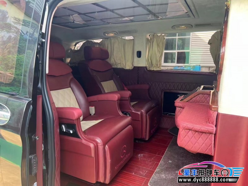 17年奔驰威霆轿车抵押车出售