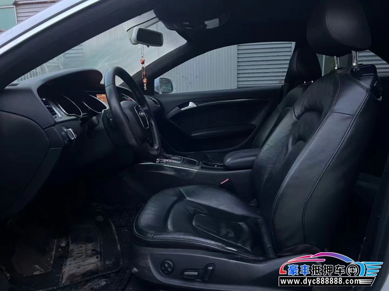 11年奥迪A5轿车抵押车出售