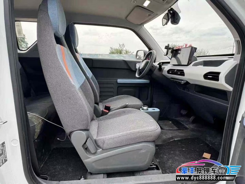 25年吉利熊猫轿车抵押车出售