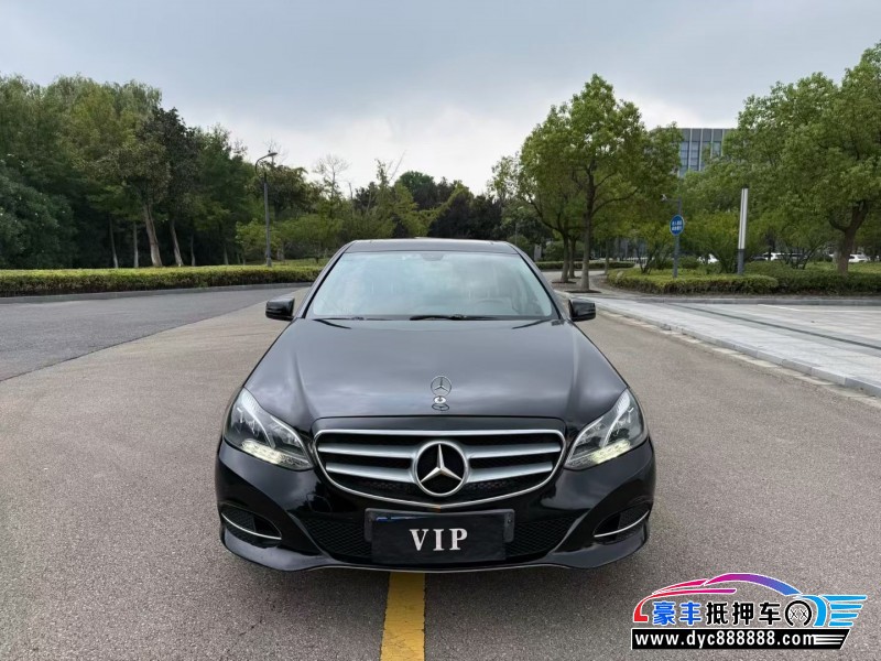 14年奔驰E轿车抵押车出售