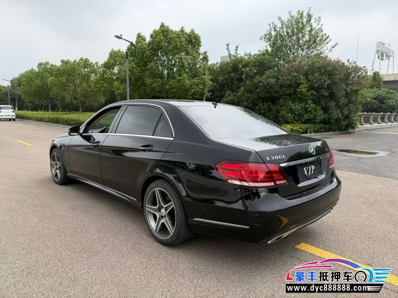 14年奔驰E轿车抵押车出售