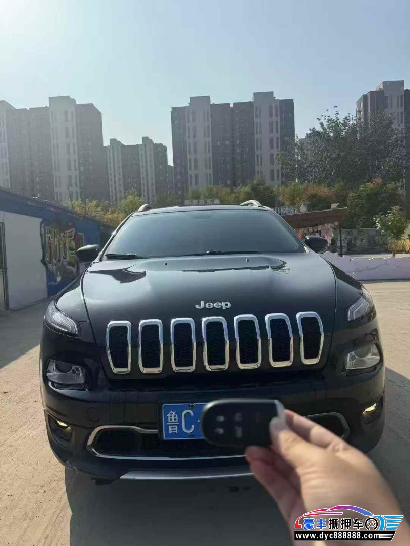 17年Jeep自由光轿车抵押车出售