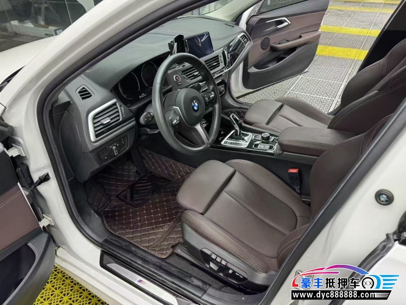 19年宝马1系轿车抵押车出售