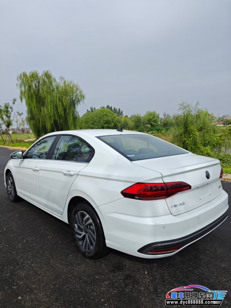 25年大众宝来轿车抵押车出售