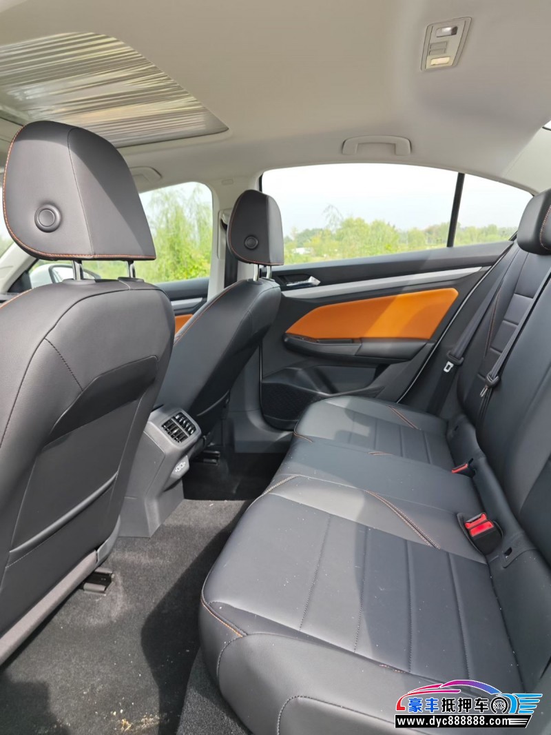 25年大众宝来轿车抵押车出售