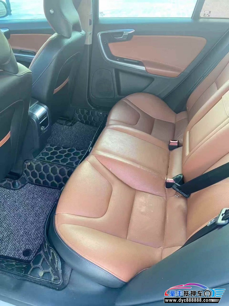 17年沃尔沃S60轿车抵押车出售