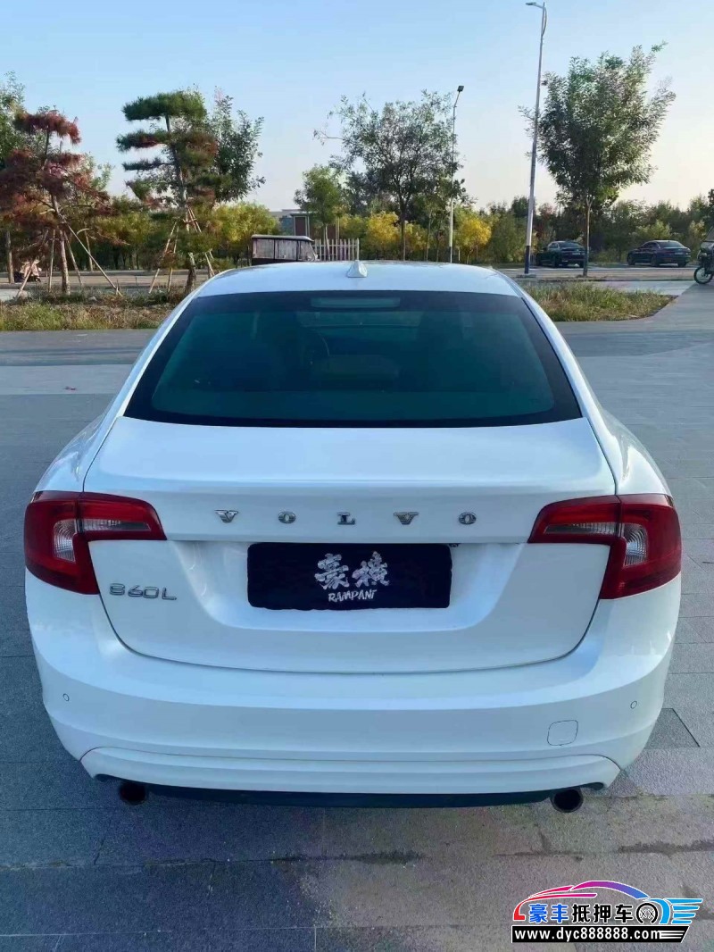 17年沃尔沃S60轿车抵押车出售