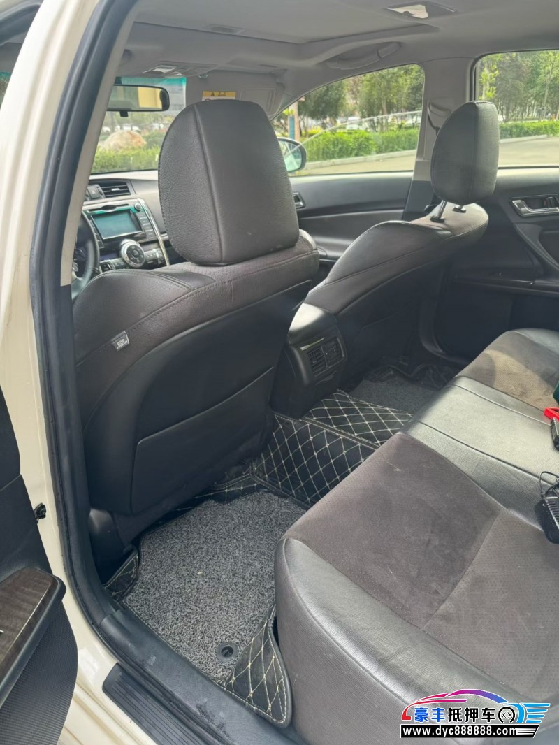 16年丰田锐志轿车抵押车出售