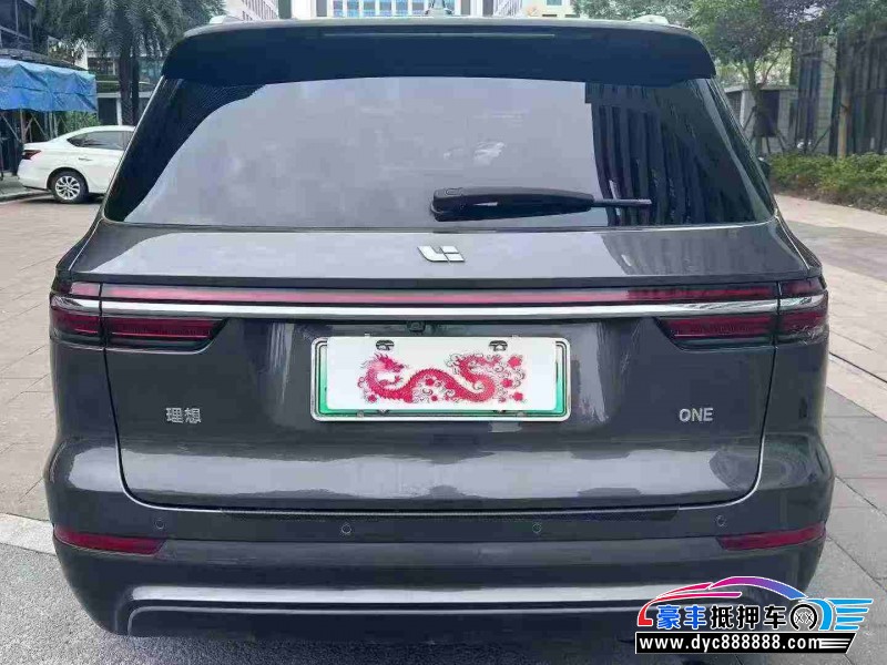 21年理想ONE轿车抵押车出售