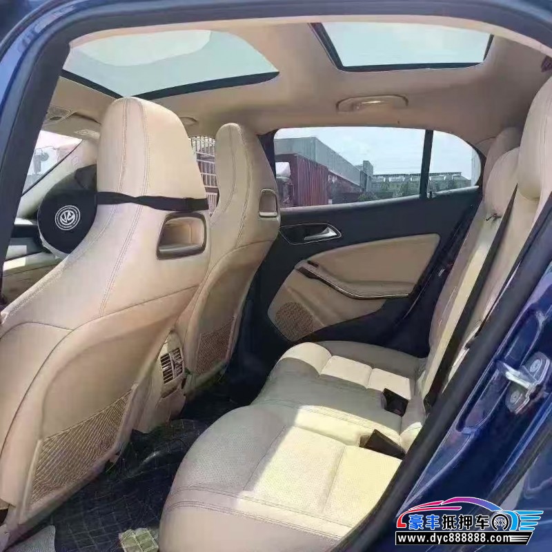 19年奔驰GLA轿车抵押车出售