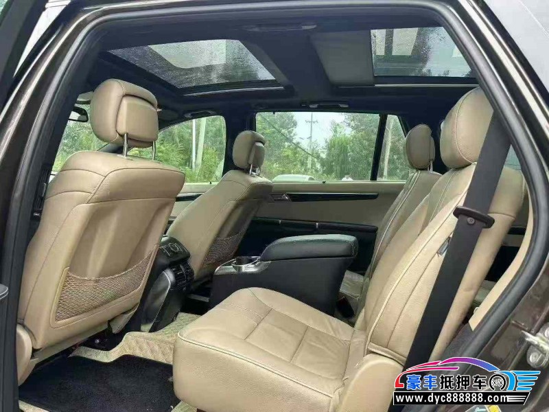 14年奔驰R轿车抵押车出售