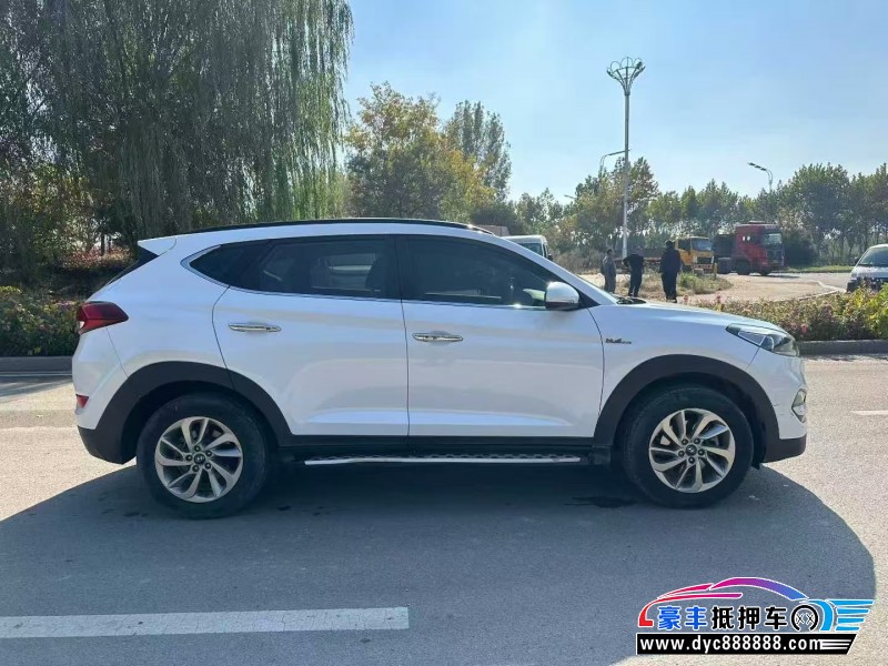 16年现代途胜轿车抵押车出售